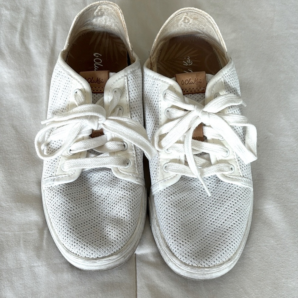 Olukai Pehuea Li casual sneakers. Sz 6